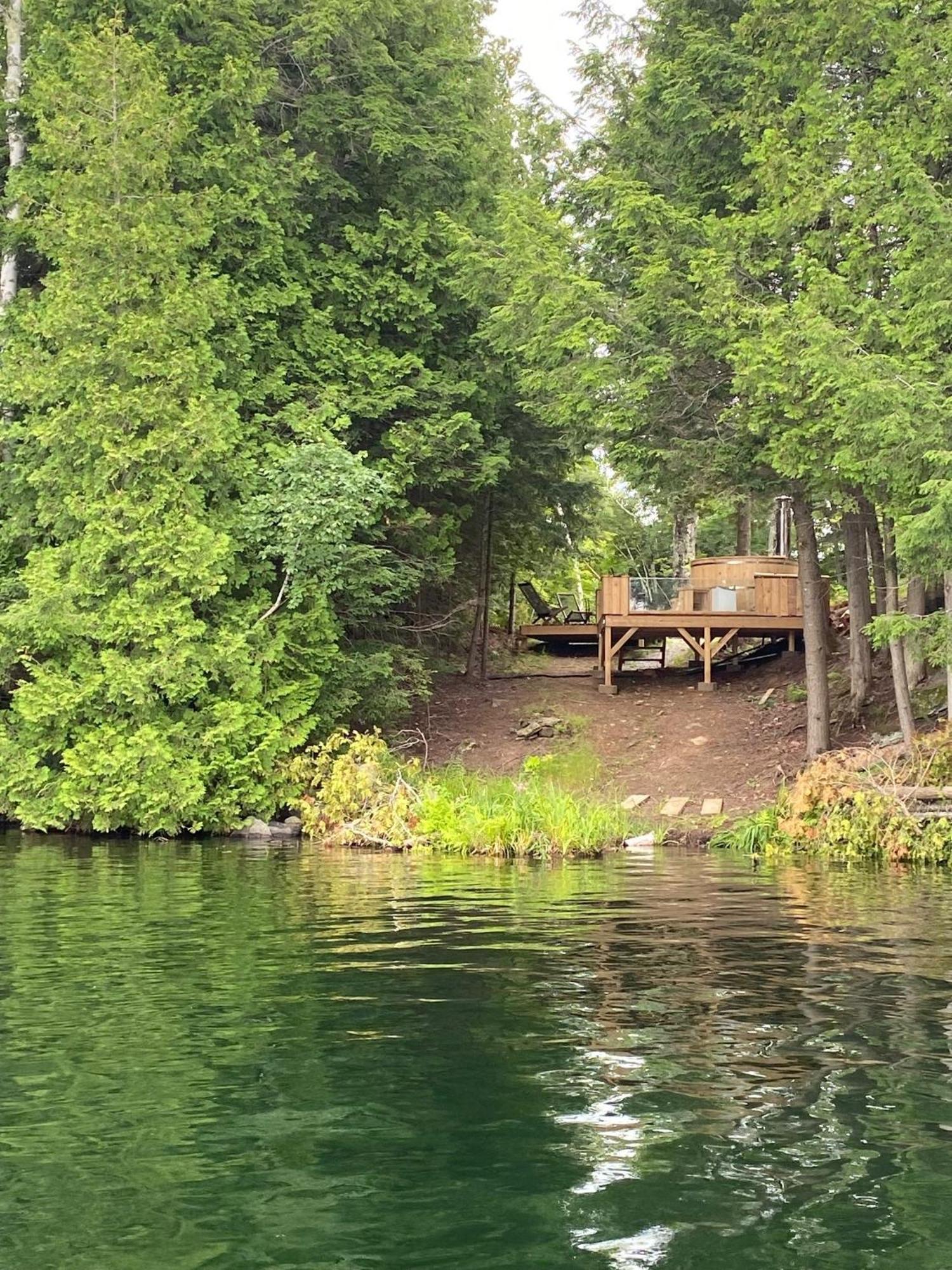 Juniper Cabin- Waterfront Retreat On Mosque Lake Ompah Esterno foto